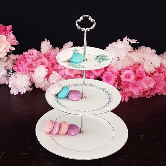 Handmade 3 Tier Bone China Cake Stand Wedding Dessert Serving Tray Cupcake Tower - Picture 2 of 7